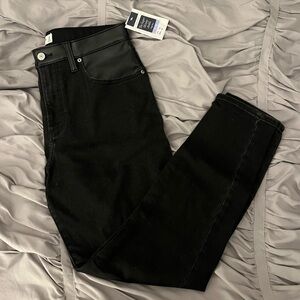 Abercrombie and Fitch Women’s Black Jeans with Leather Waist